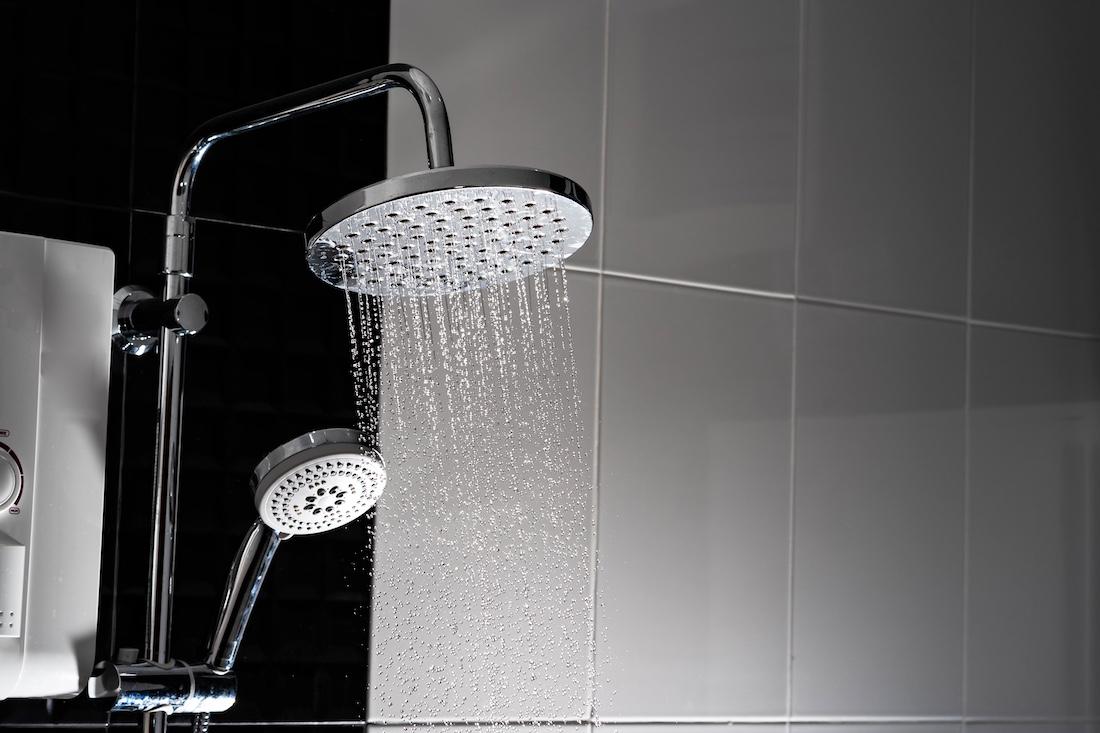 woonhome-badkamer-douche-regendouche-wandgemonteerde-regendouche-1