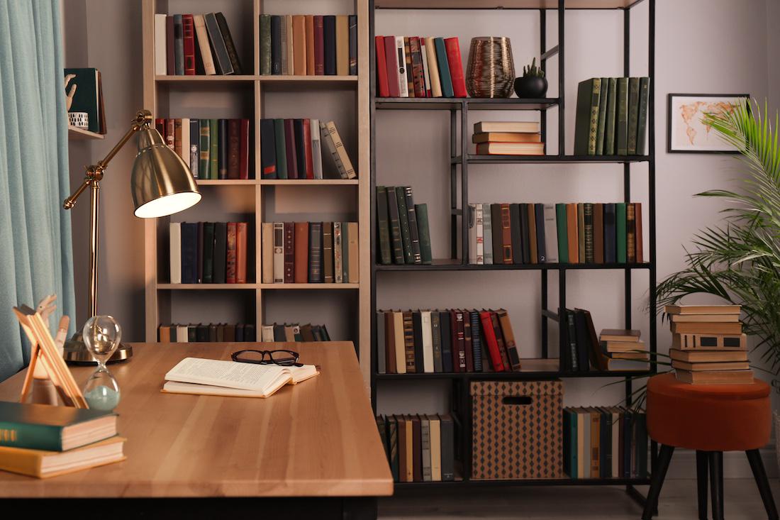 woonhome-boekenkast-in-huis-interieur-werkkamer-1