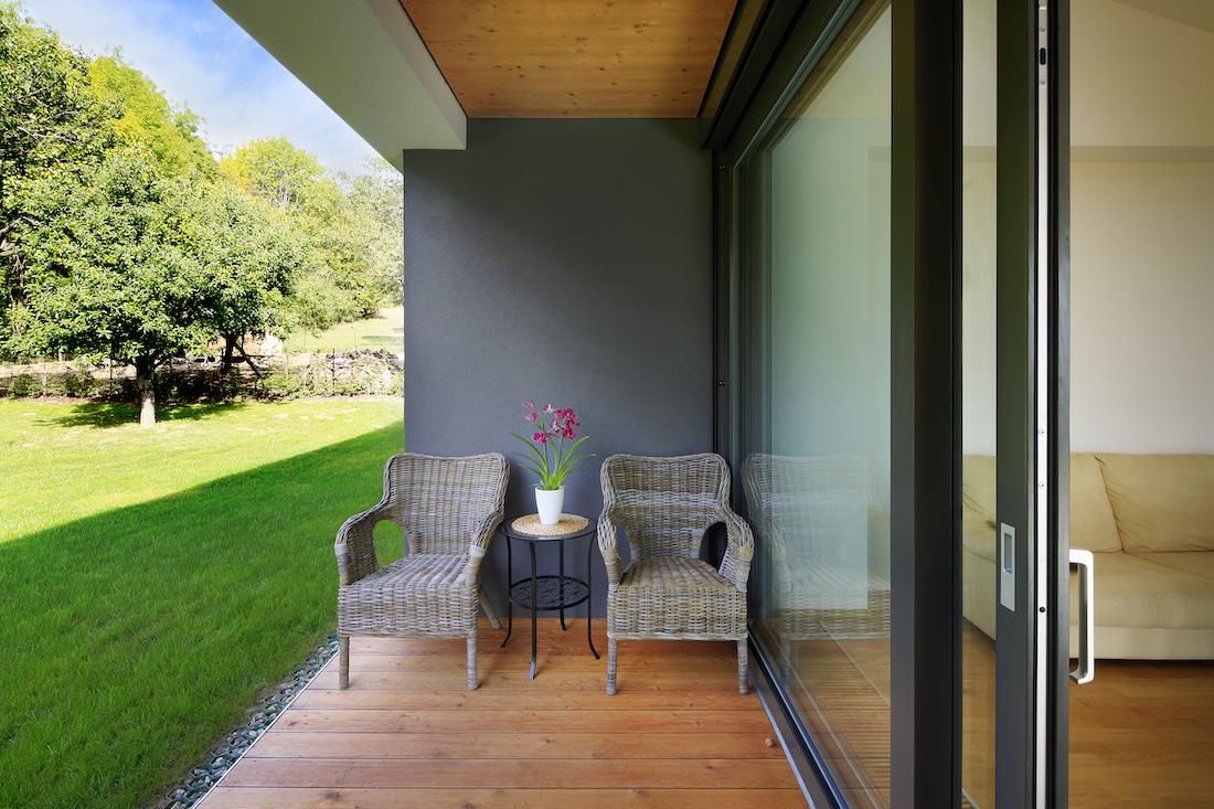 woonhome-glazen-schuifwand-schuifwanden-zwart-schuifdeur-1