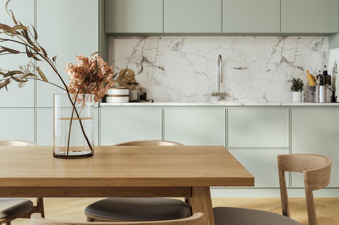 woonhome-moderne-design-keuken-marmer-lichte-pastel-kleur-houten-eettafel-japandi-stijl-1