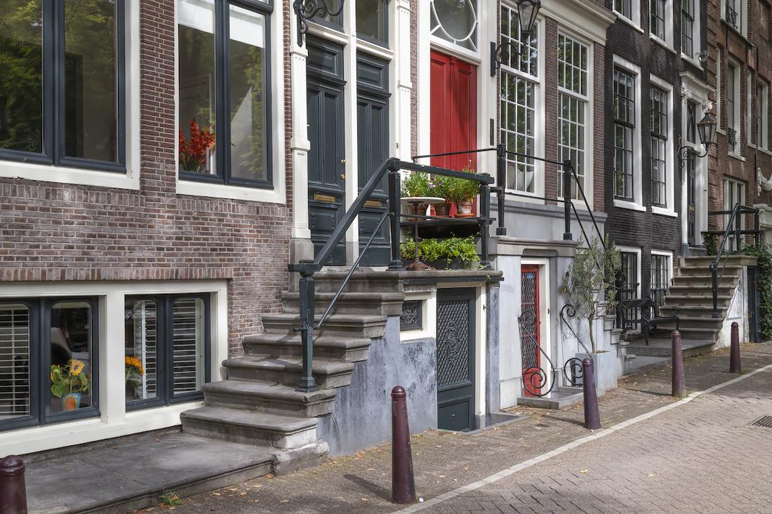 woonhome-verhuizen-naar-Amsterdam-trappen-in-Amsterdam-aan-de-gracht-1