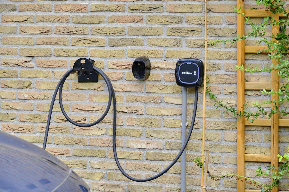 woonhome-thuisbatterij-thuis-auto-opladen-energieopslag-zonnepanelen-1
