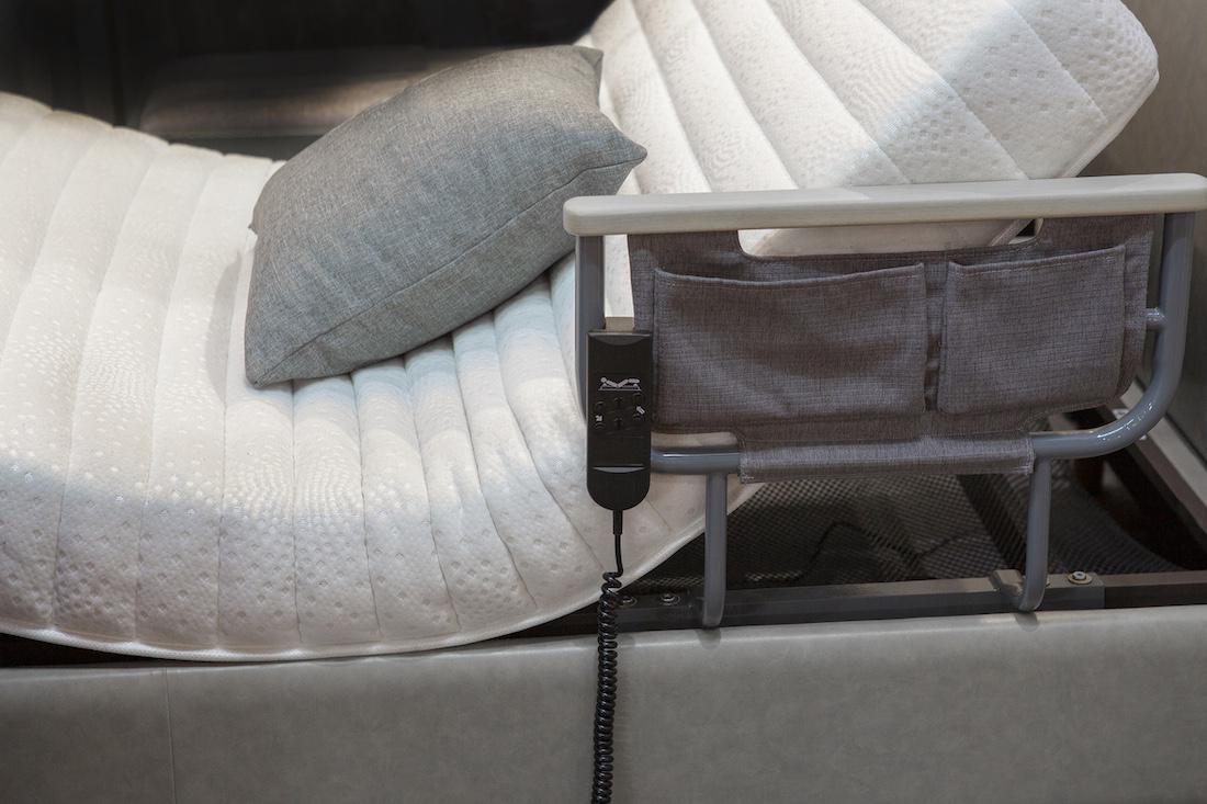 woonhome-seniorenbed-senioren-bed-Verrijdbare-boxspring-2