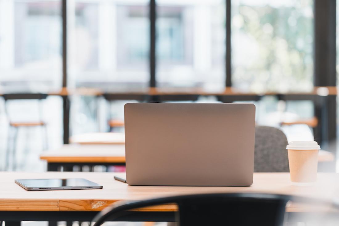 woonhome-ergonomisch-schoolmeubilair-school-meubels-ergonomisch-studeren-laptop-bureau-1