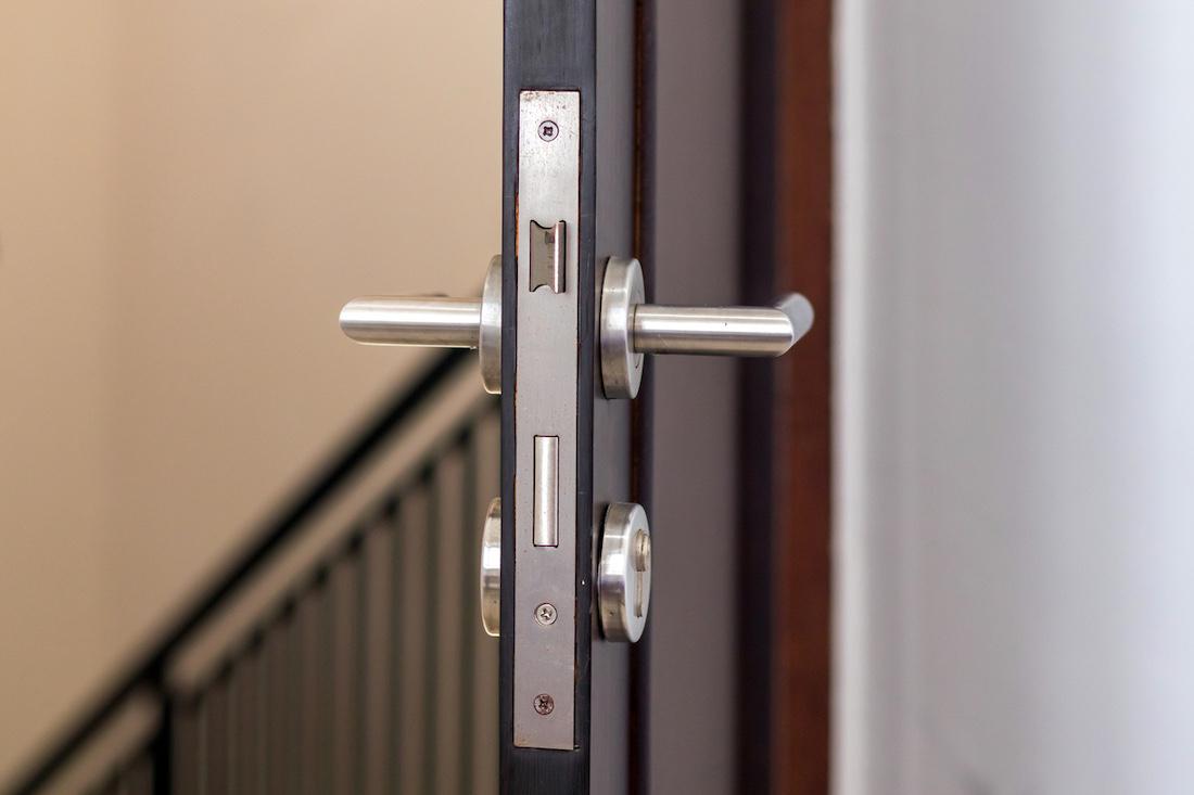 woonhome-sloten-en-beslag-deurbeslag-deur-1