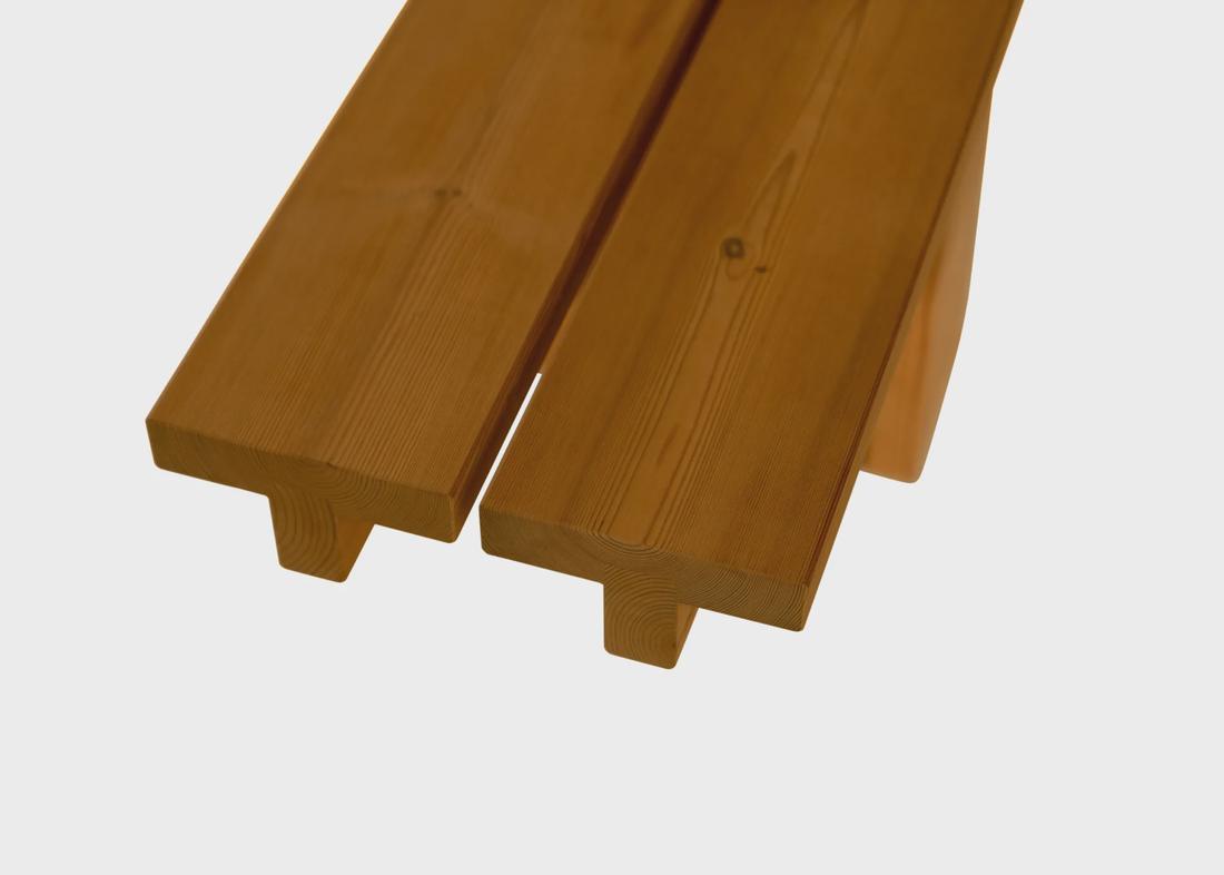 Detailopname van de lange Vaarnii Osa Outdoor Bench