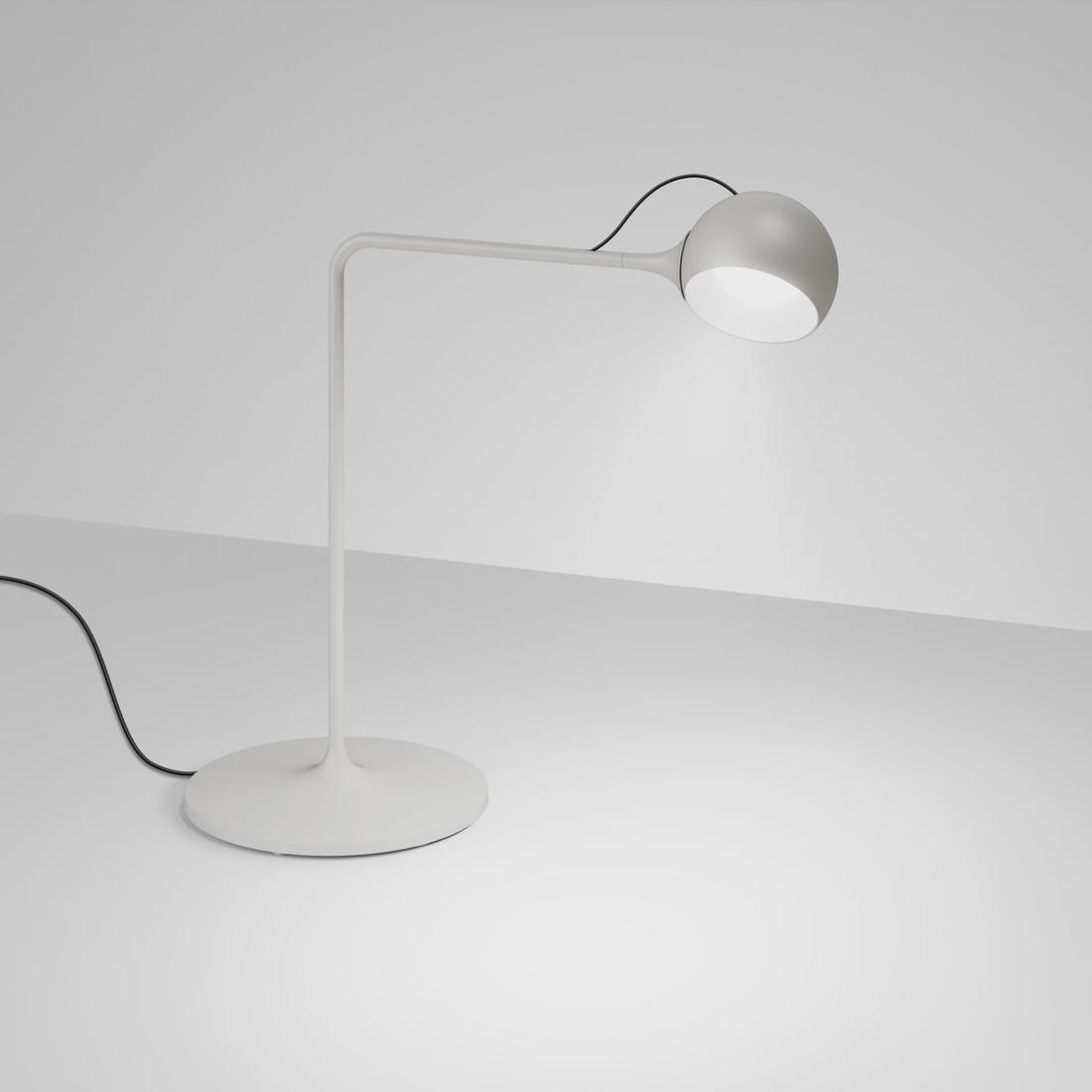 Artemide Ixa tafellamp sfeerbeeld interieur