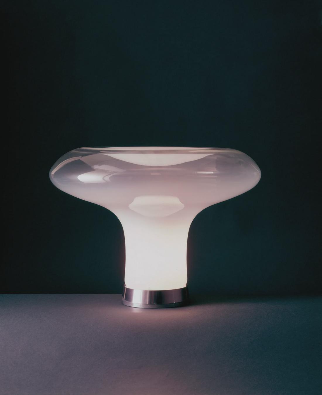 Artemide Lesbo tafellamp opaalglas sfeerbeeld