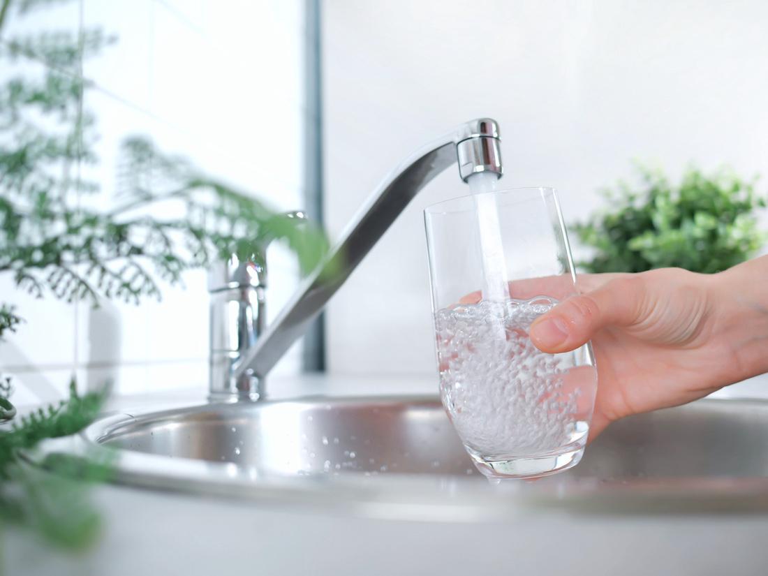 woonhome-waterontharder-plaatsen-kraan-water-ontharder-zacht-kalkvrij-water-1