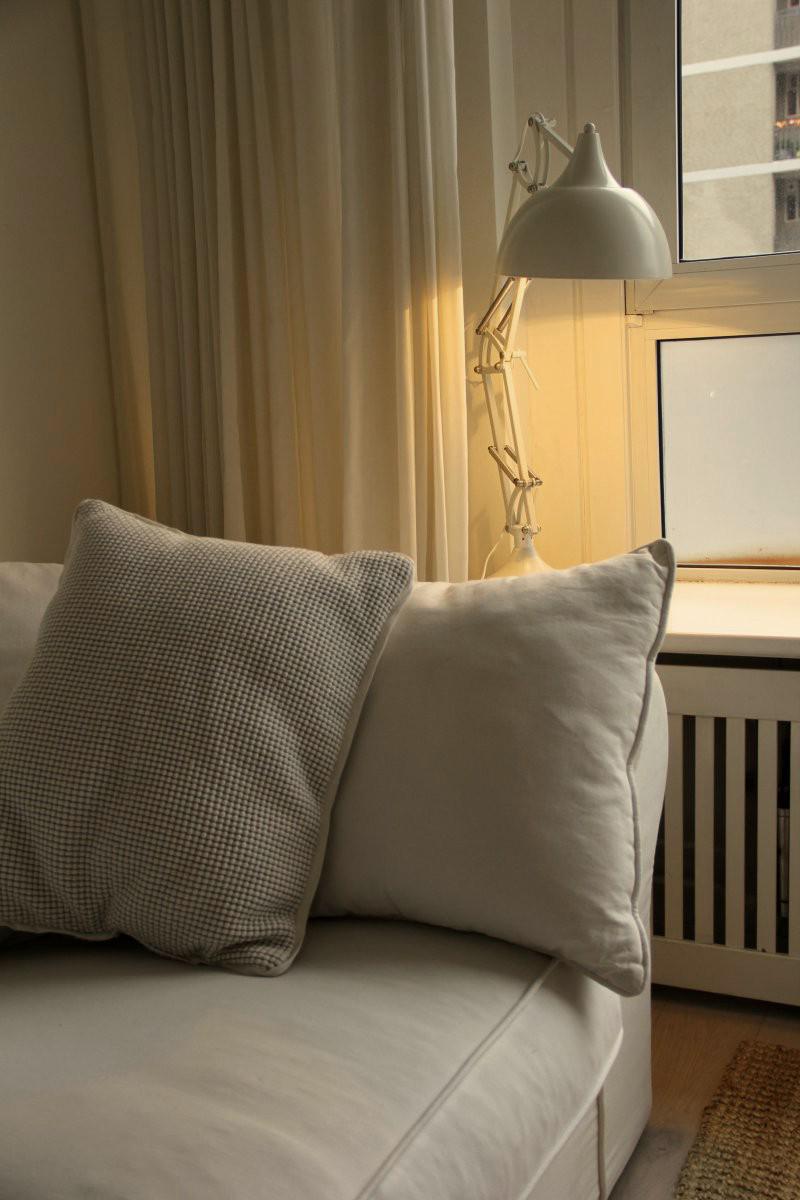 Binnenkijker – een lichte woonkamer die rust uitstraalt