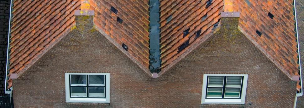 Het belang van goed onderhouden dakgoten (Tips van dakdekker in Den Haag)