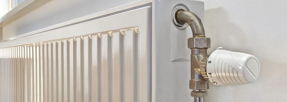 Energiekosten besparen door radiatorfolie op te plakken