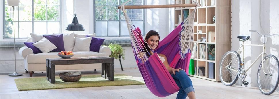 Haal de zomer in huis met een hangstoel voor binnen