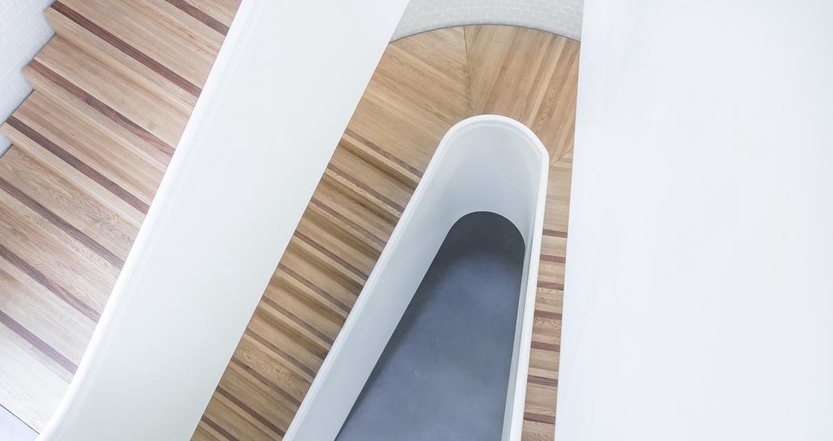 Geniet zo lang mogelijk van je eigen huis met een traplift in stijl!