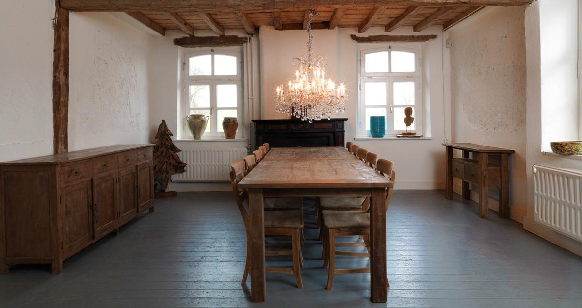 Teakhouten meubels veroveren het interieur