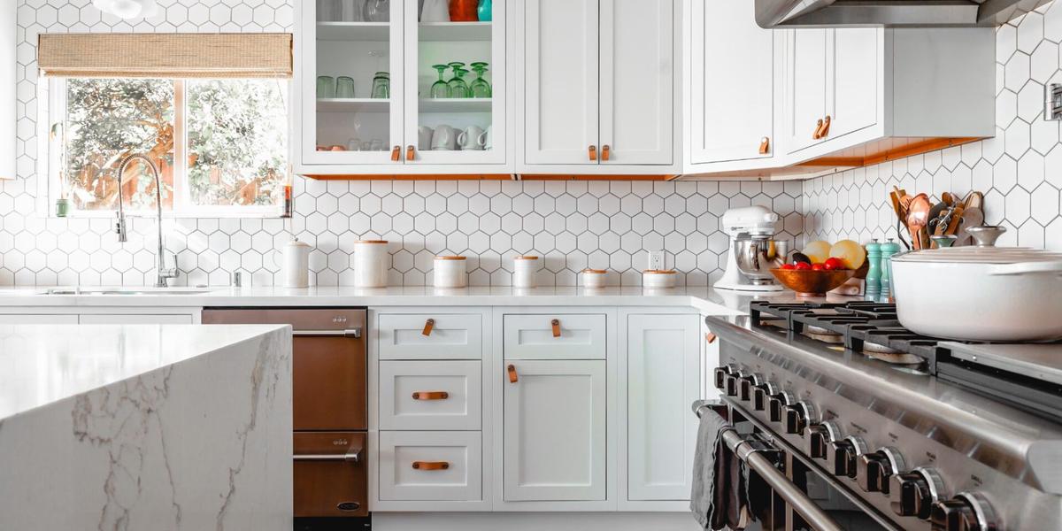 Zo kun je een eigen budgetkeuken samenstellen