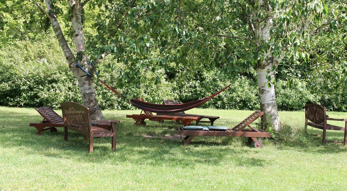 Thuisvakantie door corona? Zo maak je een comfortabele tuin