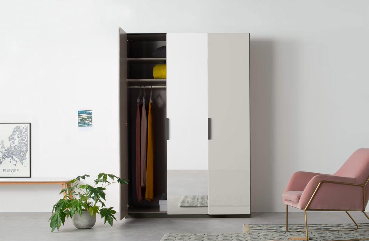 Van grote kledingkast tot kledingkast met schuifdeur: deze kledingkasten brengen design aan in de slaapkamer