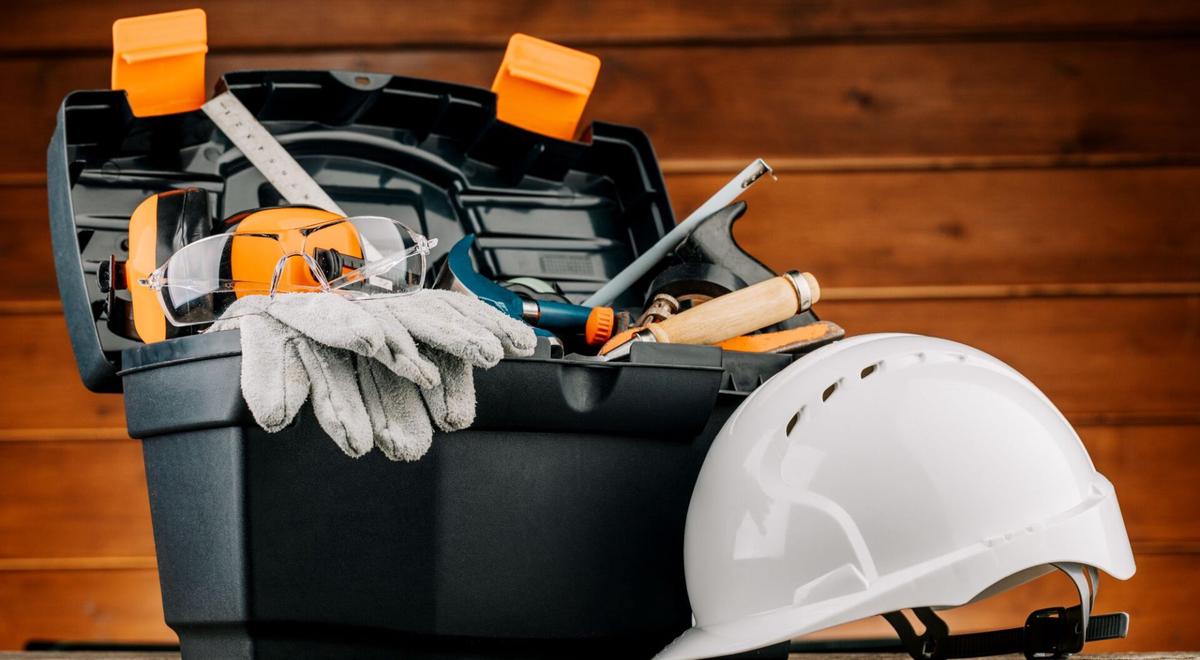 Deze gereedschappen mogen niet ontbreken in je kluskoffer