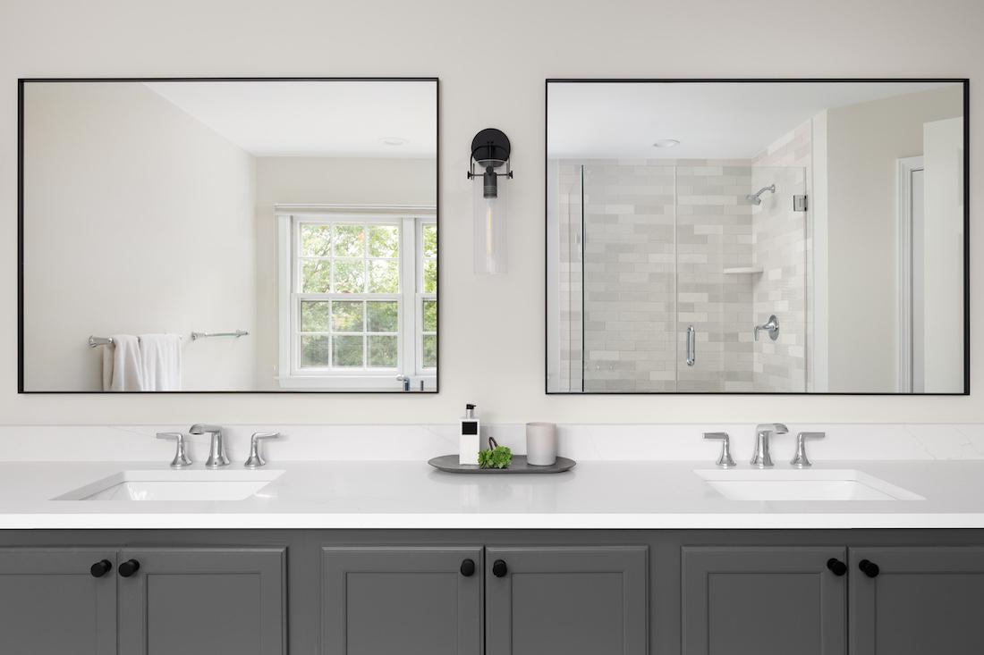 Wat moderne badkamerspiegels écht bijzonder maakt